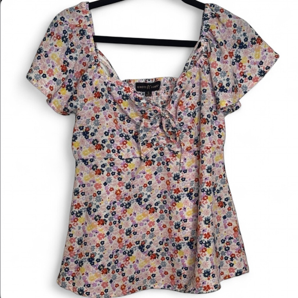 Almost Famous Women's Floral Top with Multicolor Design size Small